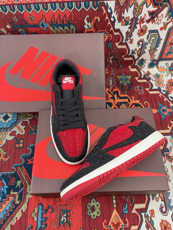 ナイキ靴正面デザイン